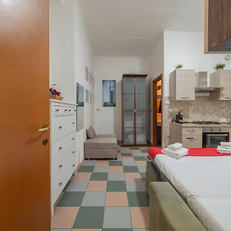 Appartement New In Downtown Close To Duomo Milaan